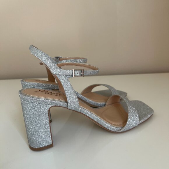 BADGLEY MISCHKA JEWEL Rayla Evening Sandals - Silver Fabric - Size 8.5 - Picture 4 of 13